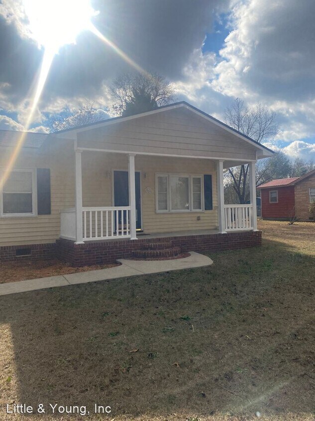 2 br, 1 bath House 719 Veda St House for Rent in Fayetteville, NC