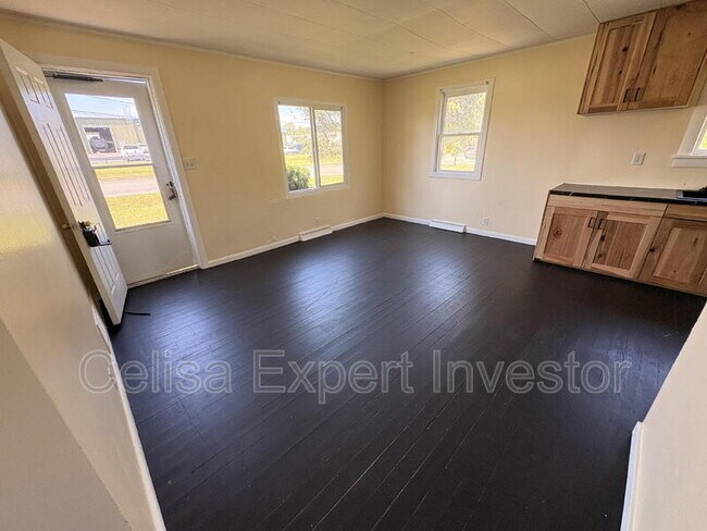 Foto del edificio - 6418 Huguenard Rd