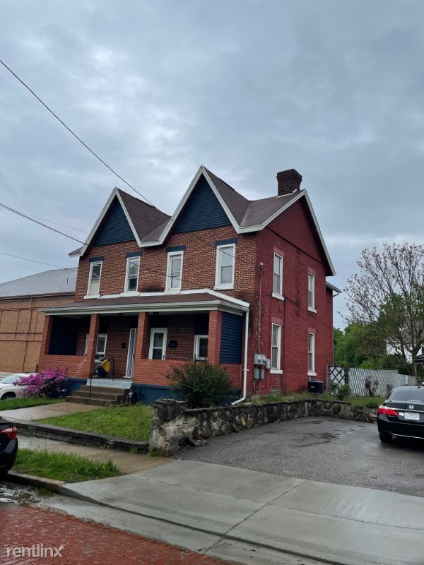 3 br, 1.5 bath Townhome 427 Library Ave Townhome Rentals in