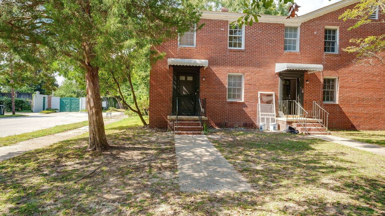 Primary Photo - 2 Bedroom 1.5 Bath Townhouse in Wagener Te...