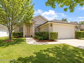 Building Photo - 760 S Lilac Loop