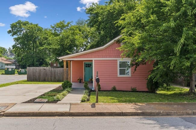 North Nashville Bungalow - North Nashville Bungalow House