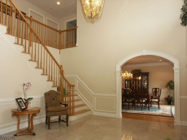 Building Photo - 18 Kanouse Ln