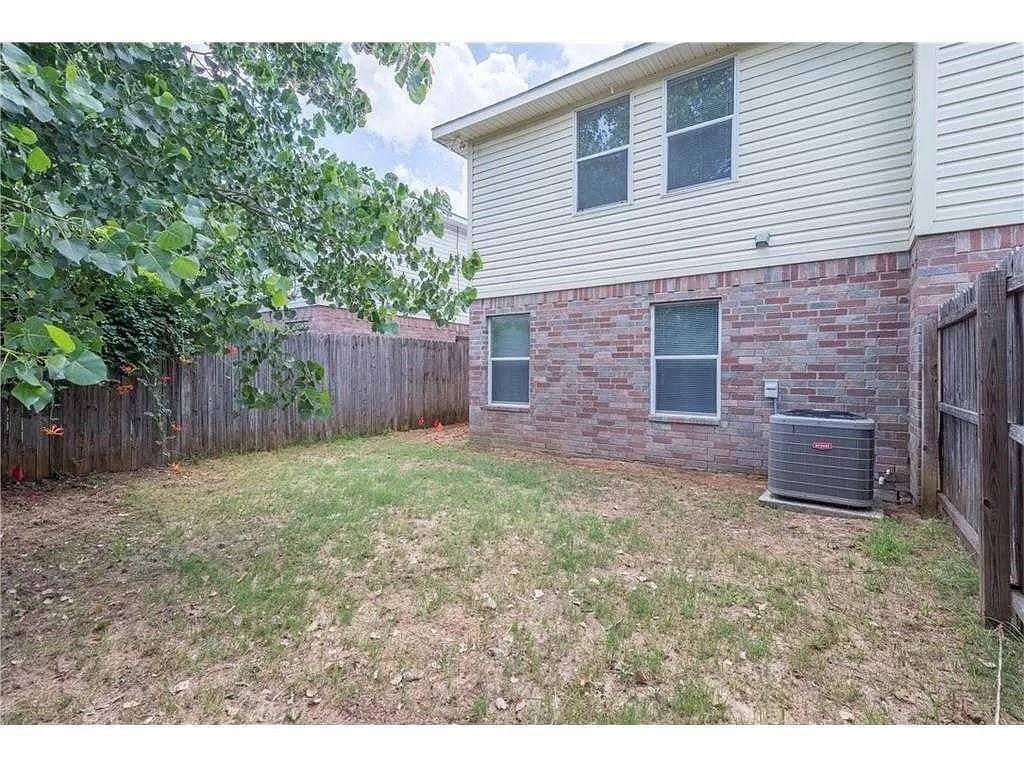 Building Photo - 1237 Village Garden Dr