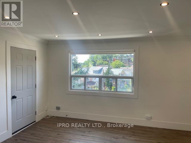 Building Photo - 75 Dunraven Dr
