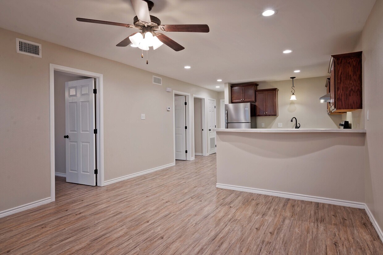 Foto principal - 806 Simpson Rd