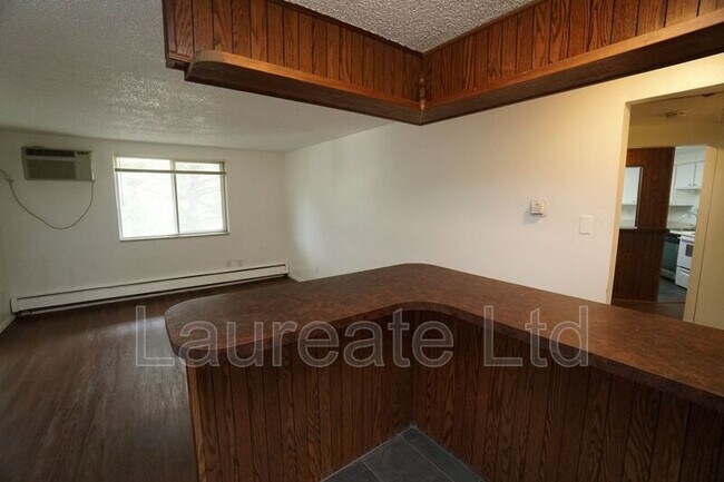 Foto del edificio - 8828 E Florida Ave