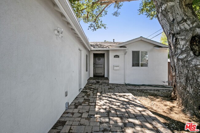 Building Photo - 4949 San Feliciano Dr