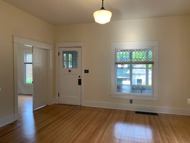 Foto del edificio - 430 S Henderson St