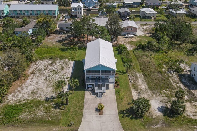 Foto del edificio - 133 Windmill Ridge Road West
