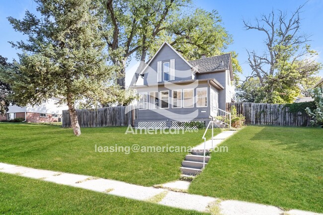 Building Photo - 2409 S 41st St