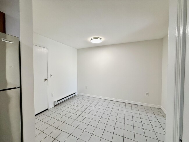 Foto del edificio - 4 Fairfax Ave