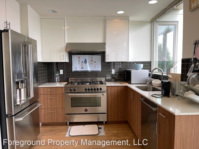 Foto del edificio - 3 br, 2.5 bath House - 321 West Olympic Pl...