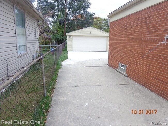 Building Photo - 5943 Whitefield St