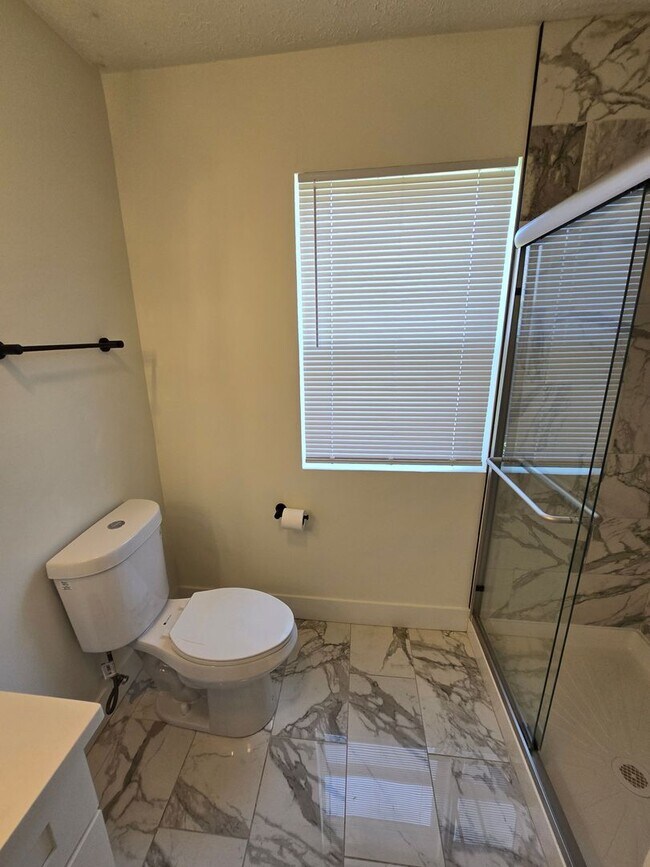 Foto del edificio - 3 BEDROOM SINGLE FAMILY HOME