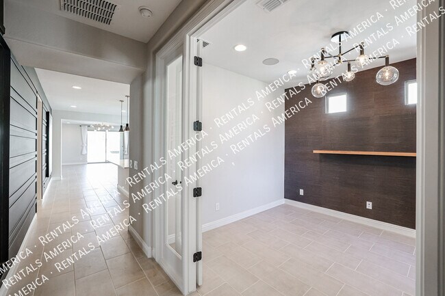 Foto del edificio - 8817 W Luke Ave