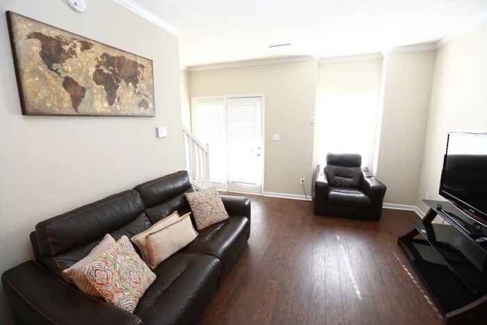 Foto principal - Blissful Space Available now