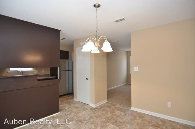 Building Photo - 2517 Tara Heights Cir
