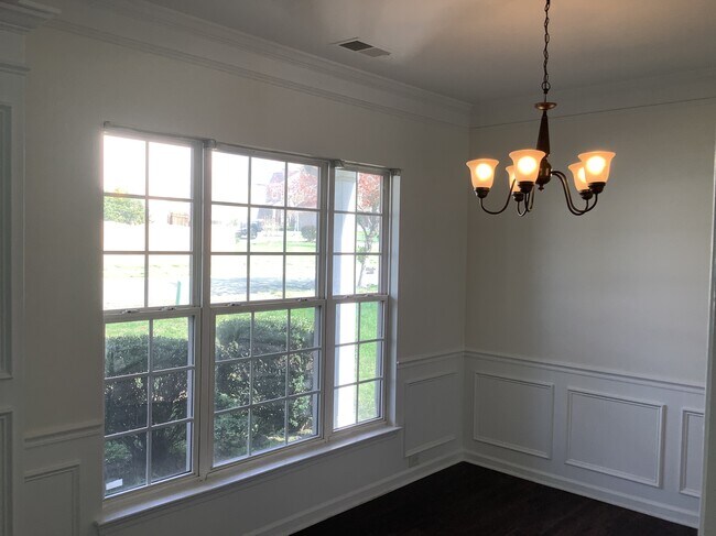 Building Photo - 8011 Bushy Creek Drive
