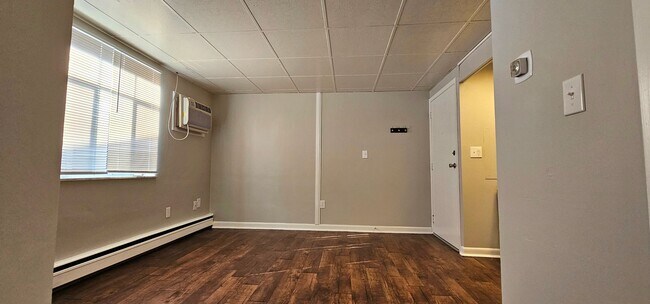 Building Photo - 1266 Westcliff Ct