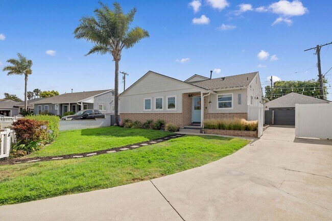 Foto del edificio - BEAUTIFULLY REMODELED, BRIGHT & AIRY, WEST...