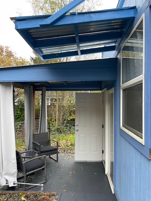 Building Photo - 16268 10th Ave NE