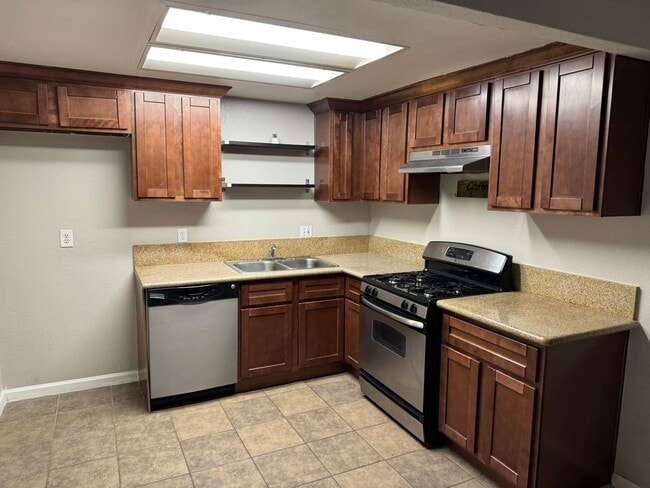 Building Photo - 4925-4927 Indian Oaks Court