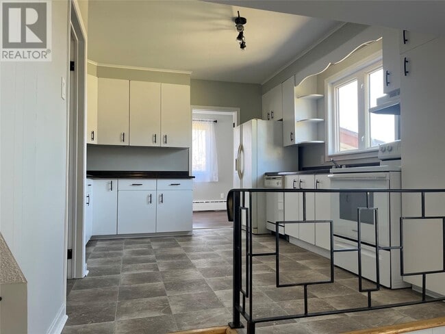 Building Photo - 37 Warren Pl