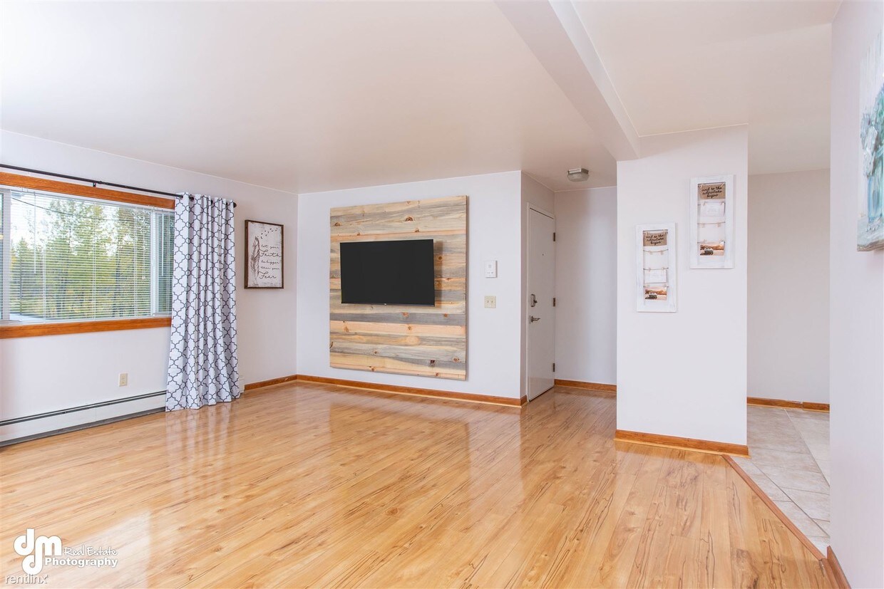 Foto principal - 615 W 45th Ave