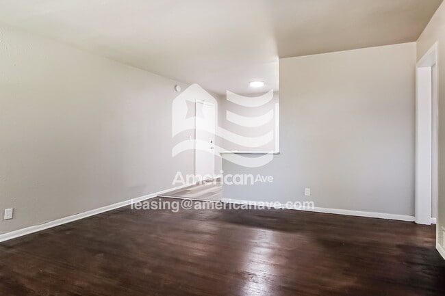 Building Photo - 4633 N St Louis Ave