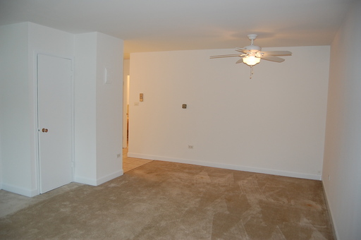 Foto principal - 140 E Lake St