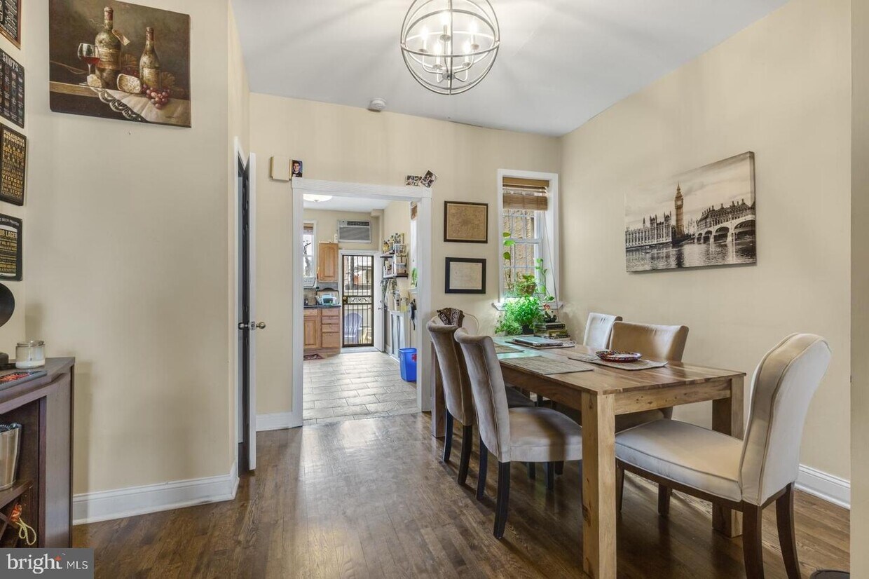 Foto principal - 1221 W Porter St