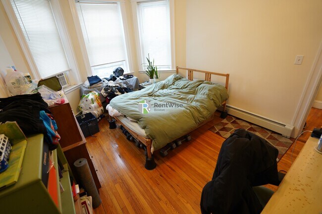 Building Photo - 1846 Commonwealth Ave