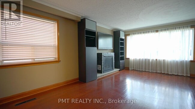 Building Photo - 94 Glenhaven St