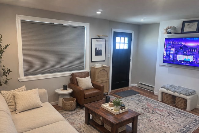 Foto del edificio - 107 Highway 35