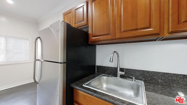 Foto del edificio - 5522 Sierra Vista Ave