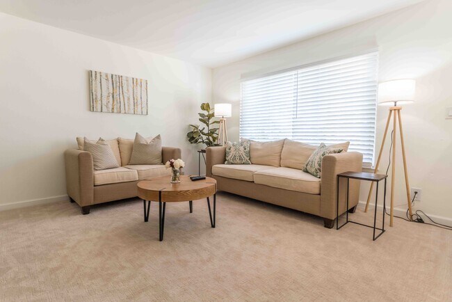 Foto del edificio - 2023 Habero Dr