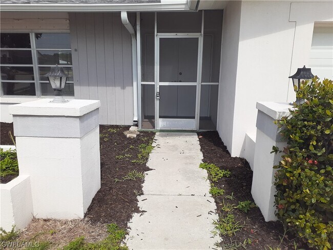 Foto del edificio - 1917 Academy Blvd