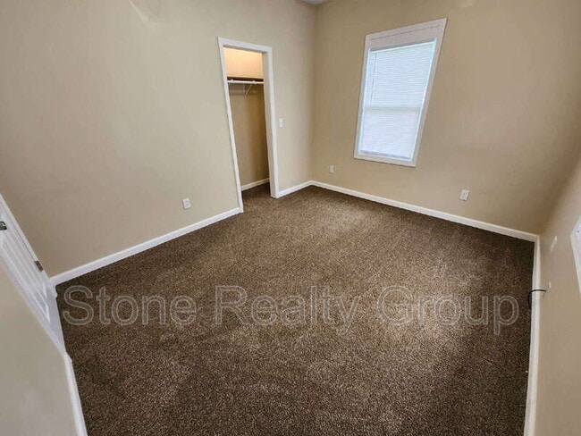 Building Photo - 1423 Maple Ave