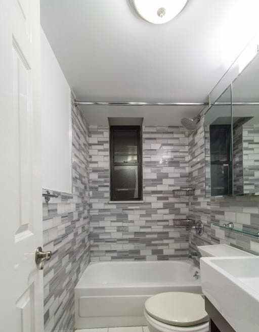 Building Photo - 722 10th Ave