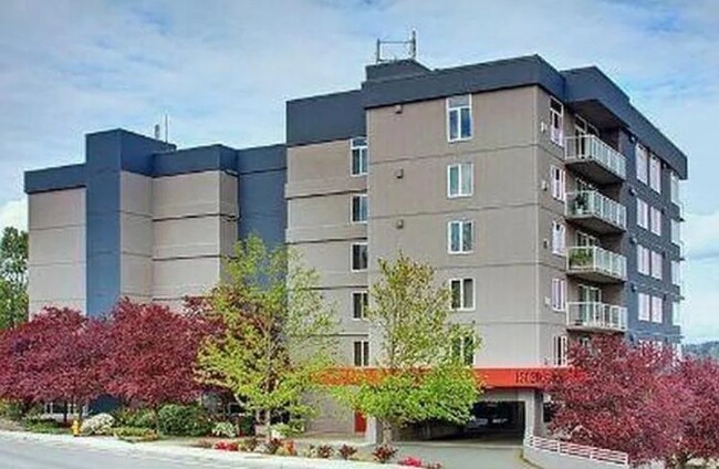 Building Photo - 15020 Bothell Way NE