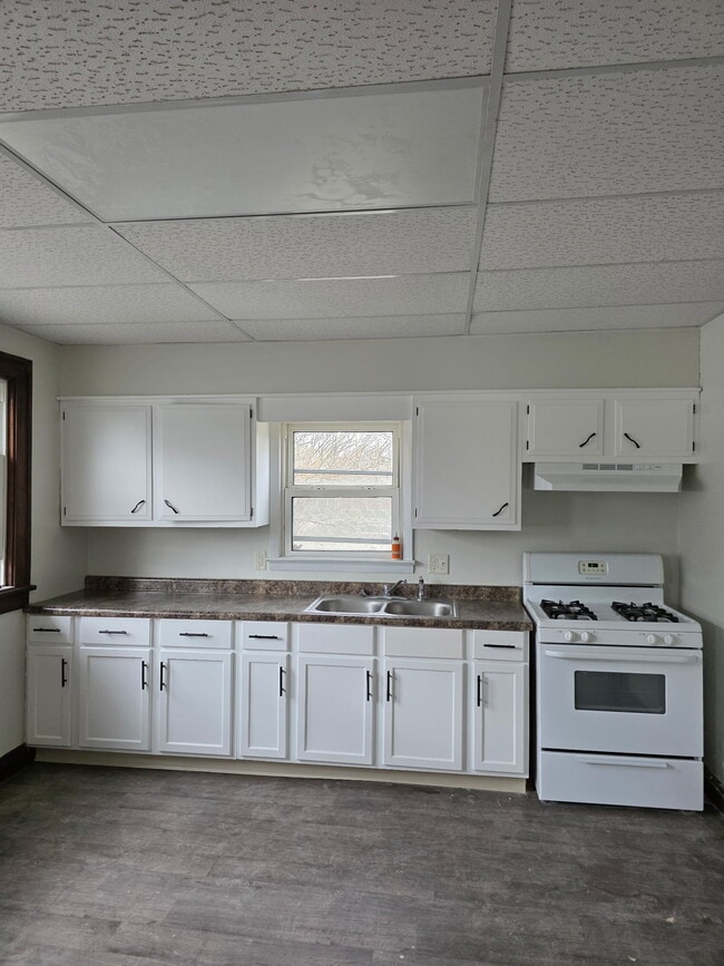 Foto del edificio - 1156 E Losey St