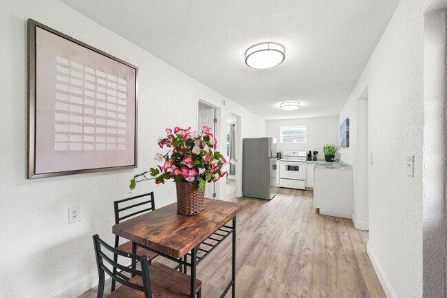 Foto del edificio - 6878 Lenox Ave