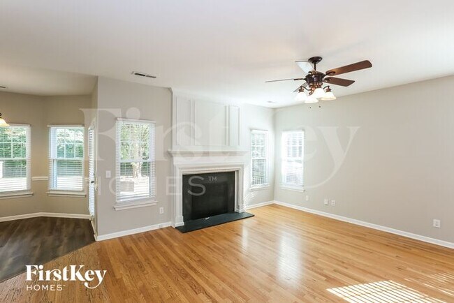 Foto del edificio - 4641 Highcroft Ln