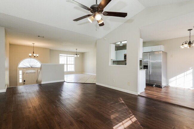 Building Photo - 175 Grand Oaks Way