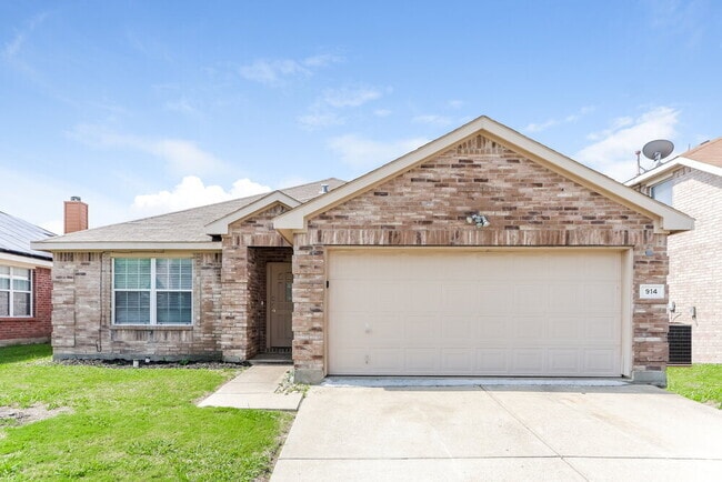 Building Photo - 914 Pryor Dr
