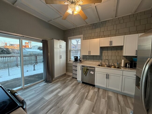 Foto del edificio - 133 S Buchanan St