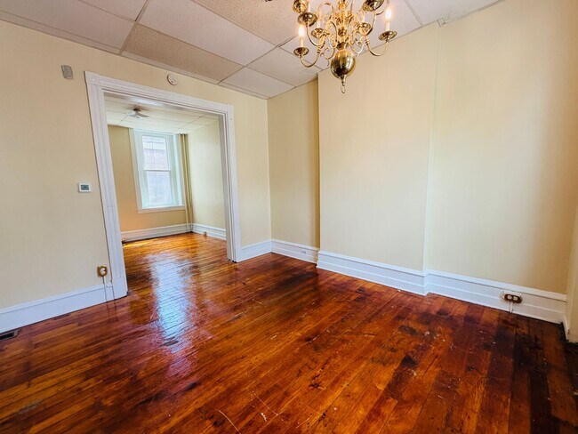 Foto del edificio - 560 Manor St
