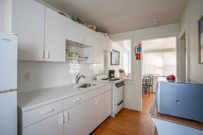 Foto del edificio - WINTER RENTAL - 1 Bed / 1 Bath - BEACH BLO...