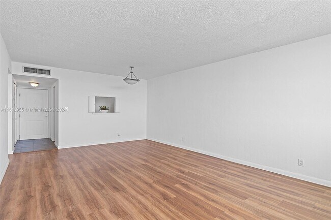 Building Photo - 9001 SW 77th Ave